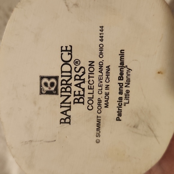 Bainbridge Bears Patricia and Benjamin Snowglobe - Picture 4 of 6